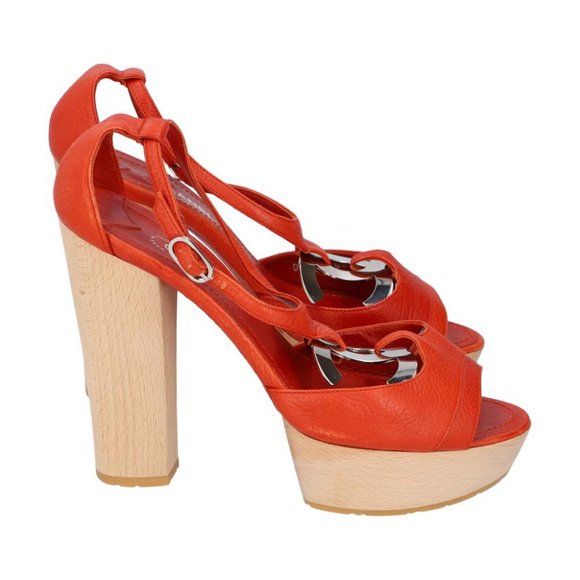 Chanel CC Logo T-Strap Platform Sandals - Picture 2 of 13